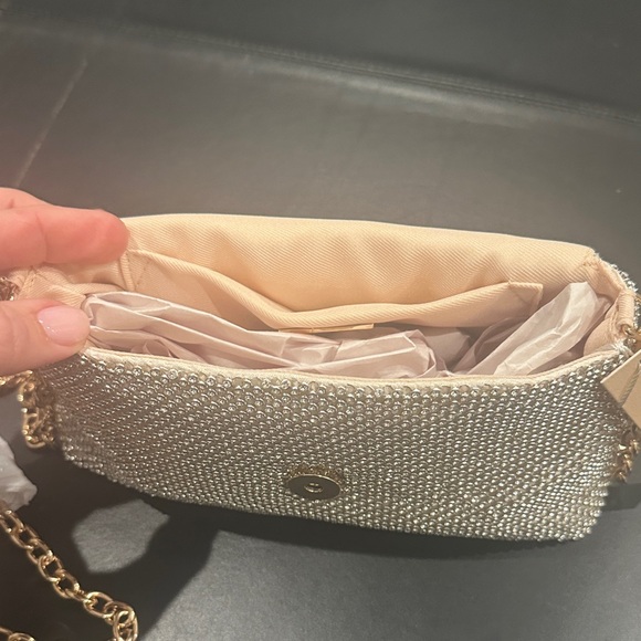 Jewel Badgley Mischka Silver Beaded Clutch with Gold Chain - Picture 4 of 4